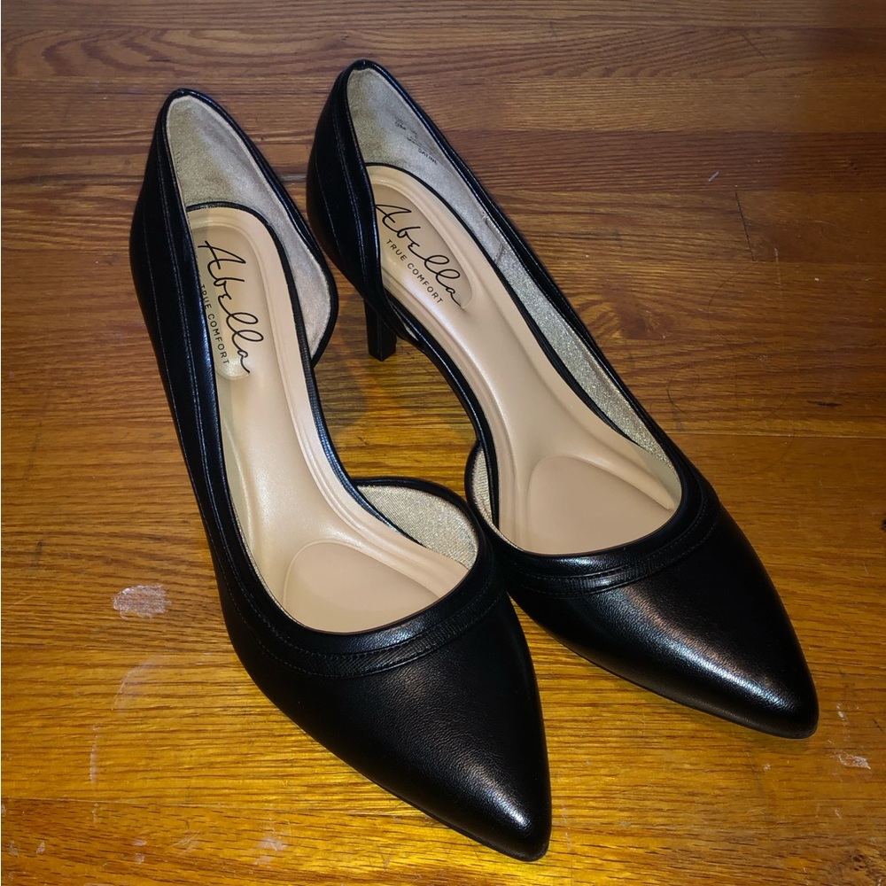 Black Abella Pumps